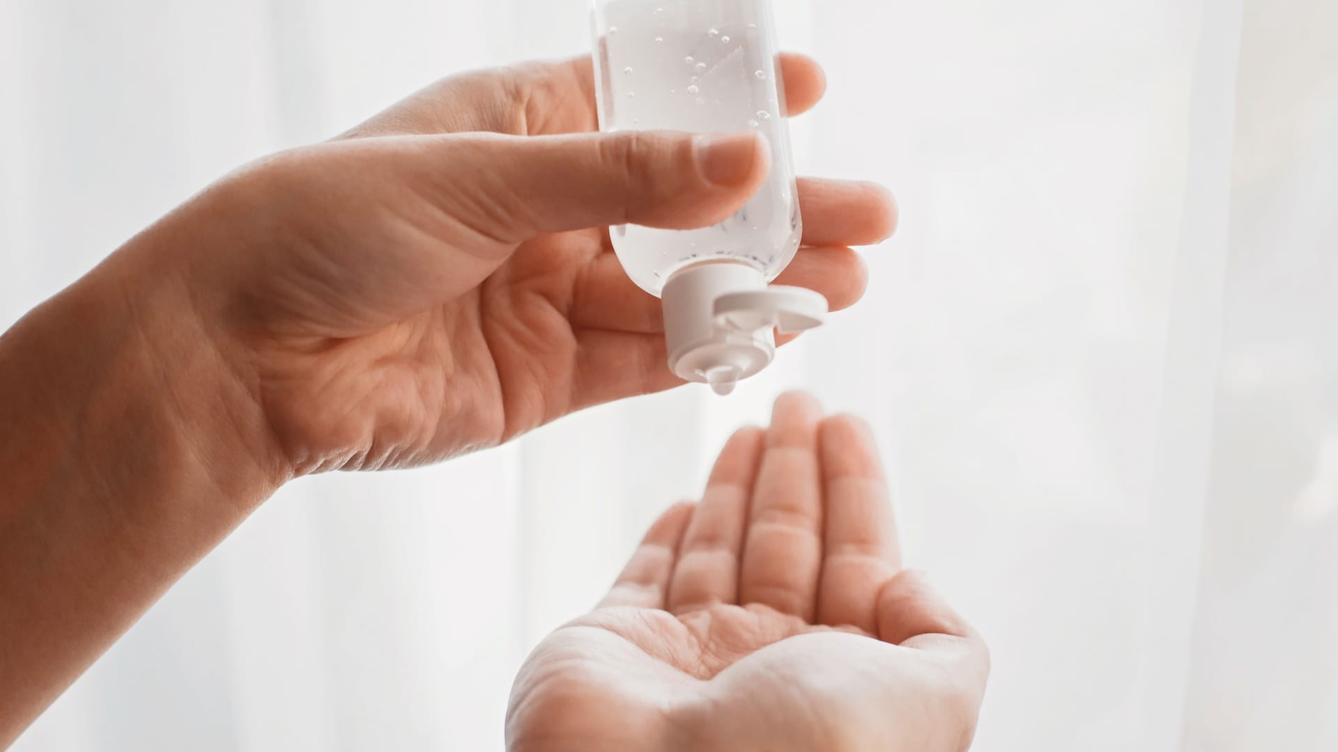 Almacenamiento de gel hidroalcohólico en la empresa
